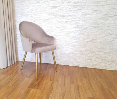 Gepolsterter Stuhl DIUNA Sessel aus burgund Material MG-02 mit goldenen Beinen
